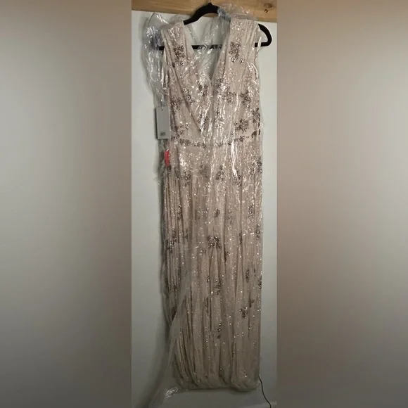 NWT MAC DUGGAL Cap Sleeve Embellished Gown - Picture 7 of 9